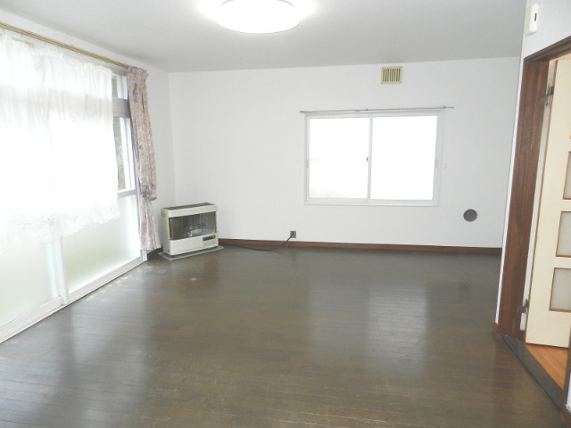 白鳥台２丁目大友借家の居間・リビング