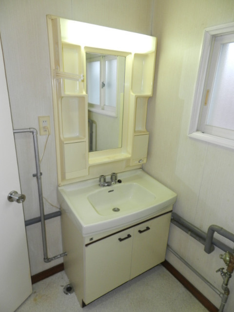 白鳥台２丁目大友借家の洗面所