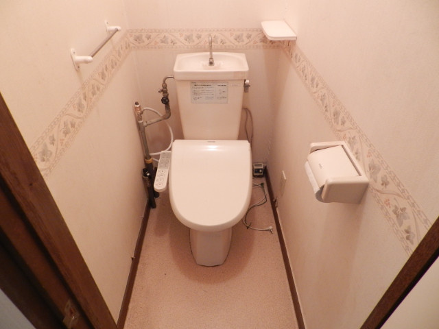 白鳥台２丁目大友借家のトイレ