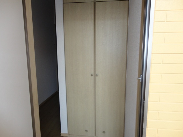 アネックス塩屋の玄関