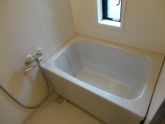 アネックス塩屋の浴室