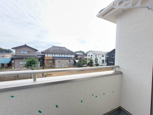 坂東市辺田　全3邸のバルコニー|〇３号棟　バルコニー〇
開放的なバルコニーなので眺めも素晴らしいです。
2025年10月撮影