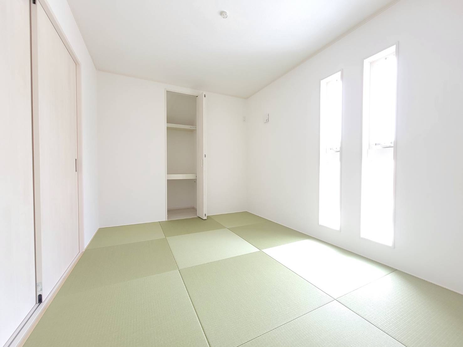 坂東市辺田　全3邸の和室|〇3号棟　和室　6帖〇
リビングと続き間の和室です。日差しが注ぎ、心地よい空間です。
2025年10月撮影