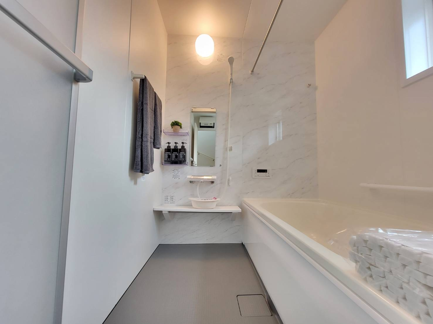 坂東市辺田　全3邸の浴室|〇3号棟　浴室〇
空気もこもらずいつもクリーンな浴室暖房乾燥機付の広々バスルーム♪
2025年10月撮影