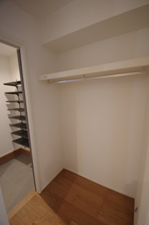 【収納】 | 【仲介手数料無料！！】稲城市平尾4丁目　新築戸建て（全16棟）6号棟　5880万円 | ウォークインクローゼット