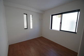 【洋室】 | 【仲介手数料無料！！】稲城市平尾4丁目　新築戸建て（全16棟）6号棟　5880万円 | 1階洋室5.25帖