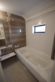 【浴室】 | 【仲介手数料無料！！】稲城市平尾4丁目　新築戸建て（全16棟）6号棟　5880万円 | 浴室は1坪（2帖、1616サイズ）