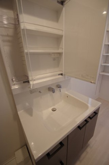 【洗面所】 | 【仲介手数料無料！！】稲城市平尾4丁目　新築戸建て（全16棟）6号棟　5880万円