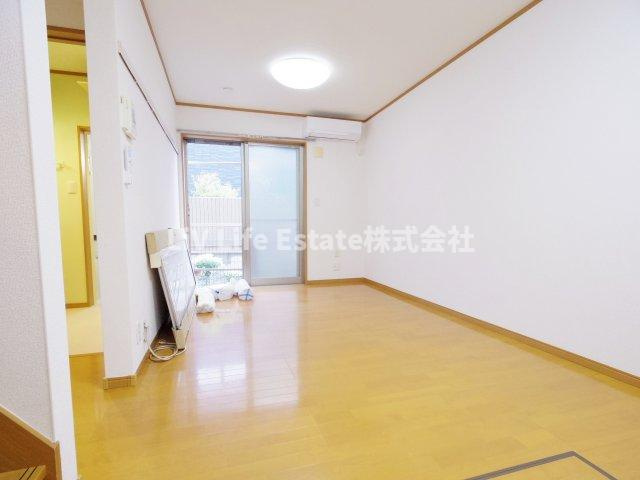 せせらぎ夏秋の居間・リビング