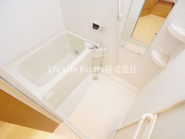 せせらぎ夏秋の浴室