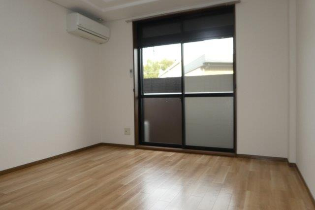 プレッソ・リーヴァⅠの居間・リビング|洋室