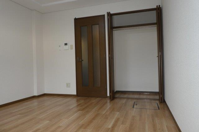 プレッソ・リーヴァⅠの寝室|洋室