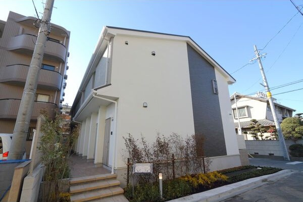 ポートパレス東海通の外観