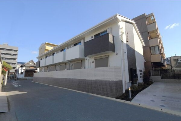 ポートパレス東海通の外観