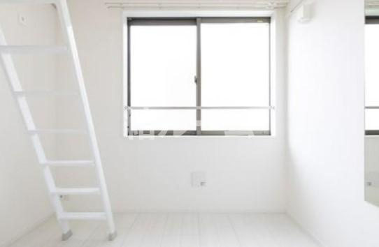 豊島区長崎１丁目のアパートの居間・リビング