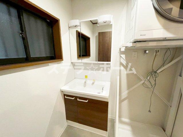 横堤3 中古戸建の独立洗面台|独立洗面台です