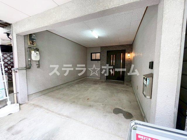 横堤3 中古戸建の駐車場|カースペースがあります