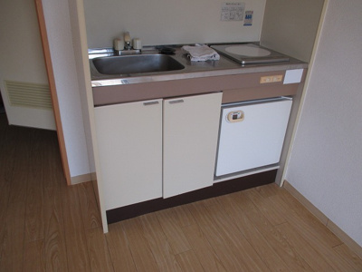 【キッチン】 | ハイム鳩ヶ瀬 | キッチンはまな板スペースが確保されています