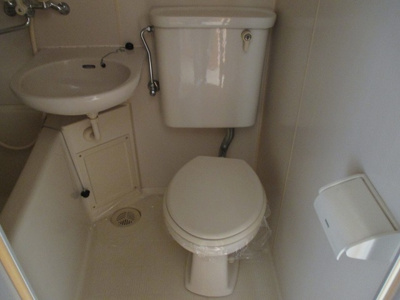 【トイレ】 | ハイム鳩ヶ瀬 | ユニットバスのトイレはお掃除も楽ですね