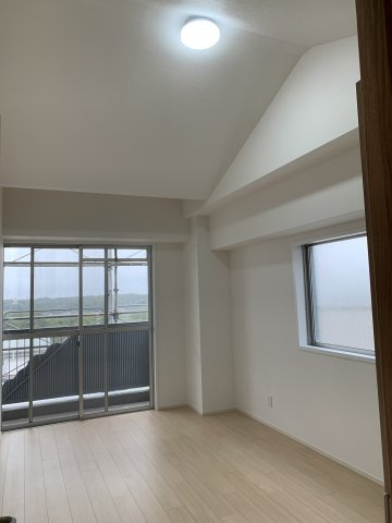 アーサヒルズD棟の洋室