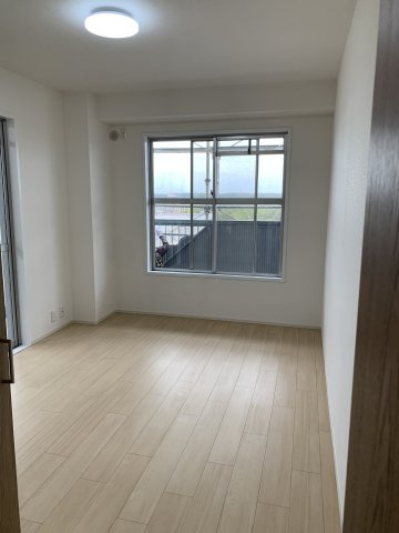 アーサヒルズD棟の洋室