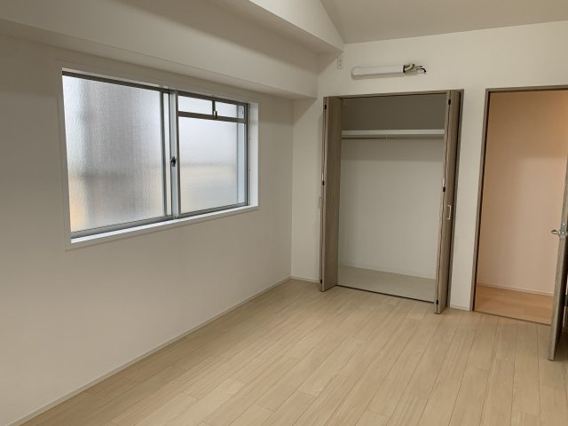 アーサヒルズD棟の洋室