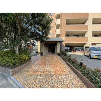 【エントランス】 | イースト フルハウス