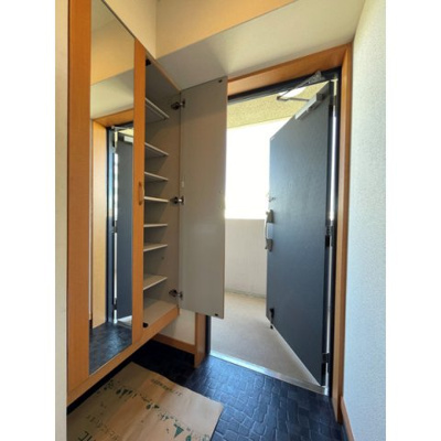 【玄関】 | イースト フルハウス