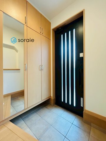 川越市今成1丁目　中古戸建ての玄関|令和7年11月6日撮影。