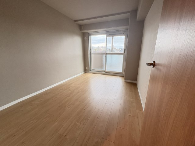 サンヴェール朝霧が丘A棟の洋室