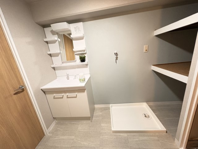 サンヴェール朝霧が丘A棟の独立洗面台