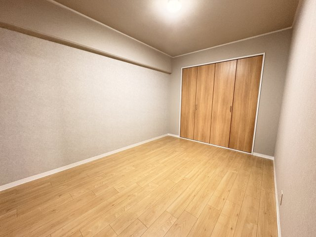 サンヴェール朝霧が丘A棟の洋室