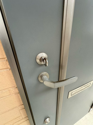 【セキュリティ】 | ボヌール | 玄関扉はダブルロックキーになっています♪防犯性が高く、一人暮らしの方でも安心ですね！