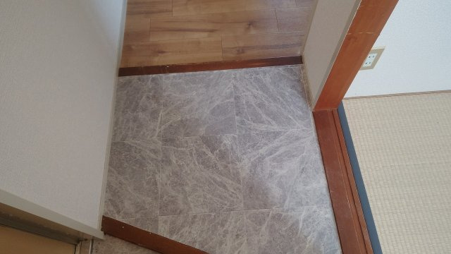 フジハイツの玄関