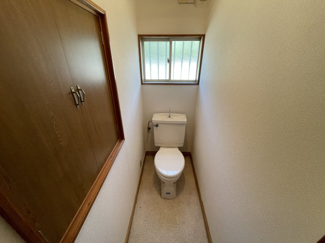 白子町関中古戸建のトイレ