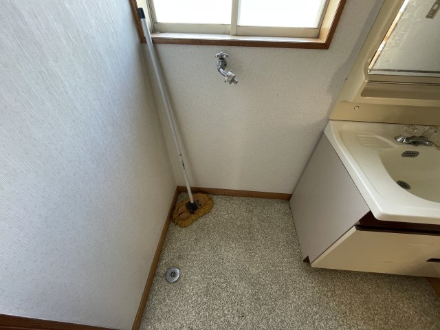 白子町関中古戸建のランドリースペース