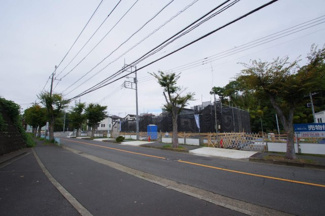 【前面道路含む現地写真】