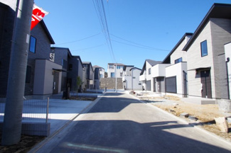 【前面道路含む現地写真】