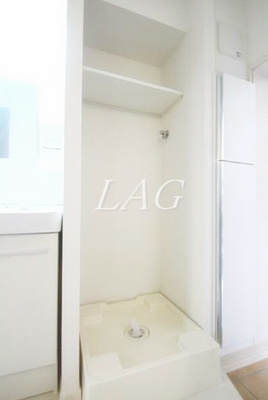 【設備】 | Ｃｒｙｓｔａｌ　Ｓｋｙ　板橋 | 室内洗濯機置き場です。