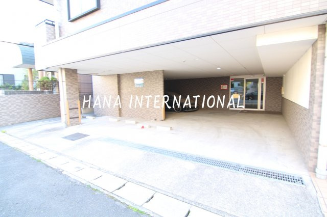 エクセレント・プレス舞浜の駐車場