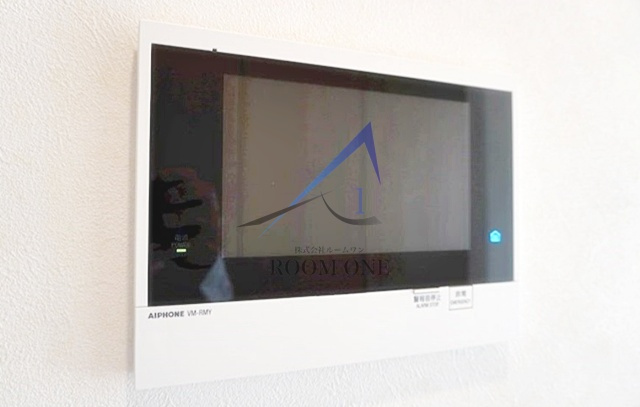 ルーブル武蔵小杉六番館のセキュリティ|モニター付きインターホンです。