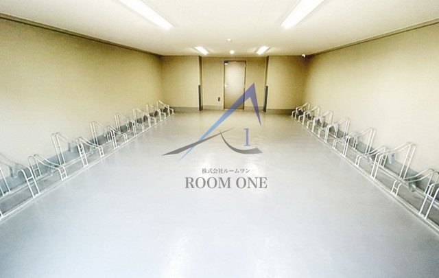 ルーブル武蔵小杉六番館|駐輪場です。
