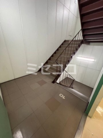 センタープラザ　BRAVI不動産のその他共用部分|【センタープラザ】階段