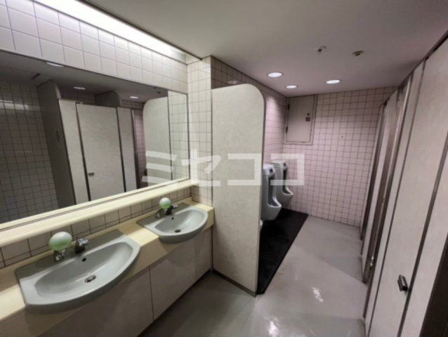 センタープラザ　BRAVI不動産のトイレ|【センタープラザ】ゆったりとした空間のトイレです