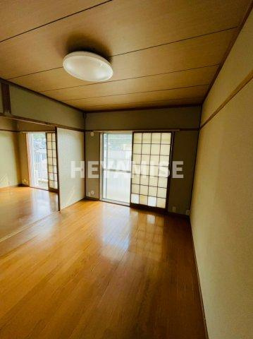 フロンティア西山台の洋室
