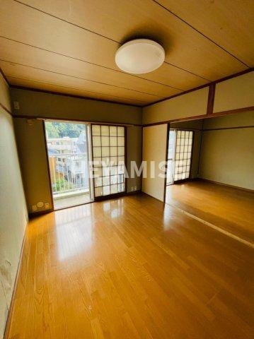 フロンティア西山台の洋室