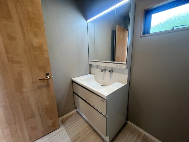 制震ダンパーで揺れ軽減！長湯注意な浴室TVある【都筑区川和町】新築戸建の独立洗面台|独立洗面化粧台が付いています