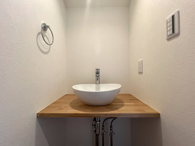 制震ダンパーで揺れ軽減！長湯注意な浴室TVある【都筑区川和町】新築戸建の洗面所|洗面所です