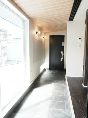 【玄関】 | 四日市市高花平１丁目