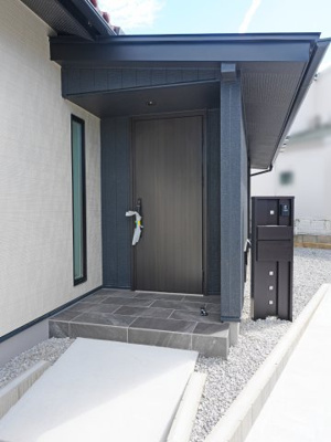 【玄関】 | 四日市市高花平１丁目